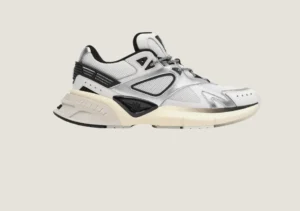 MA Runner Black / White / Silver Low Top Sneakers